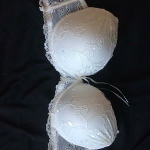 White lace strapless bra NWOT